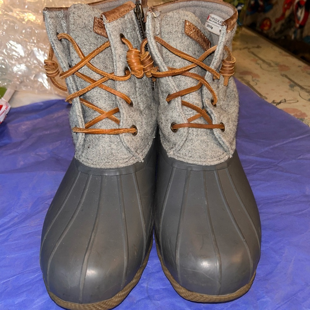 Womens Size 10 Grey Wood Sperry insulated boots